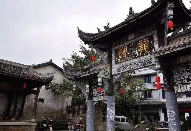 大叔钓鱼